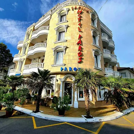 Family Paros Hotel 3*