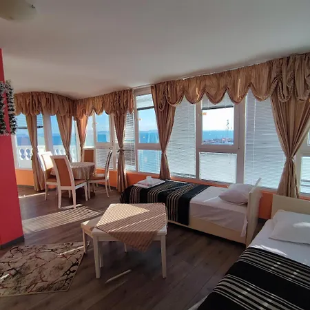 Family Paros 3* Pomorie