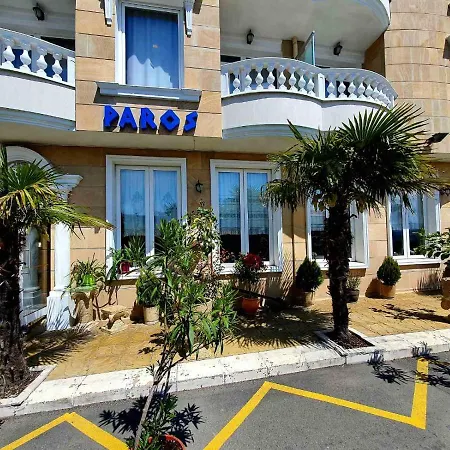 Ξενοδοχείο Family Paros