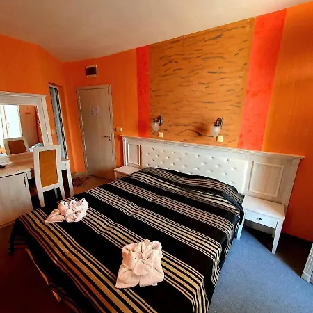 호텔 Family Paros 포마리