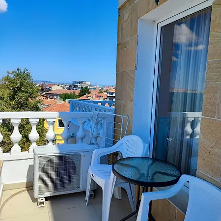 Family Paros Szálloda